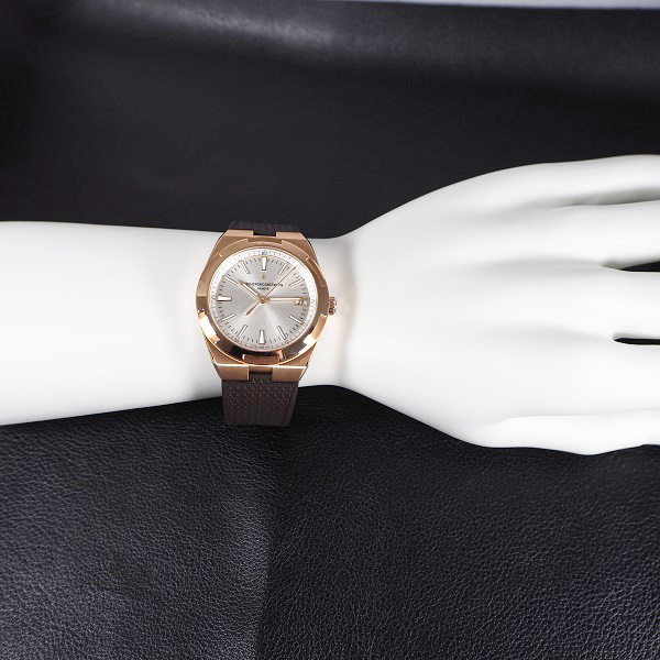VACHERON CONSTANTIN　オーヴァーシーズ  4500V/000R-B127