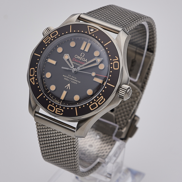 OMEGA　シーマスター300   007エディション　210.90.42.20.01.001