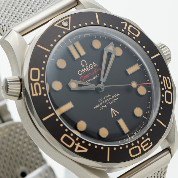 OMEGA　シーマスター300   007エディション　210.90.42.20.01.001