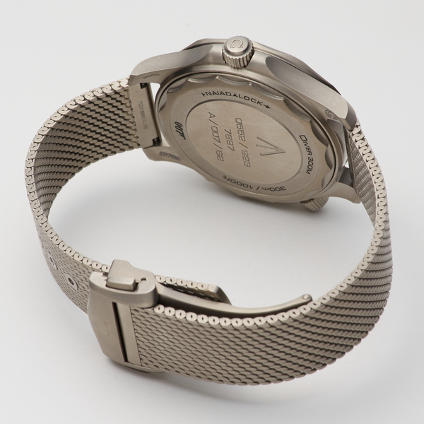 OMEGA　シーマスター300   007エディション　210.90.42.20.01.001