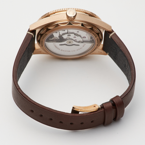OMEGA　シーマスター300　コーアクシャルマスタークロノメーター　234.92.41.21.10.001